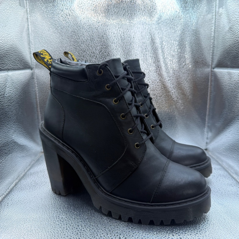 Size 9 Dr. Martens Averil Boots Womens Black Excellent Leather Heeled Ankle Boot